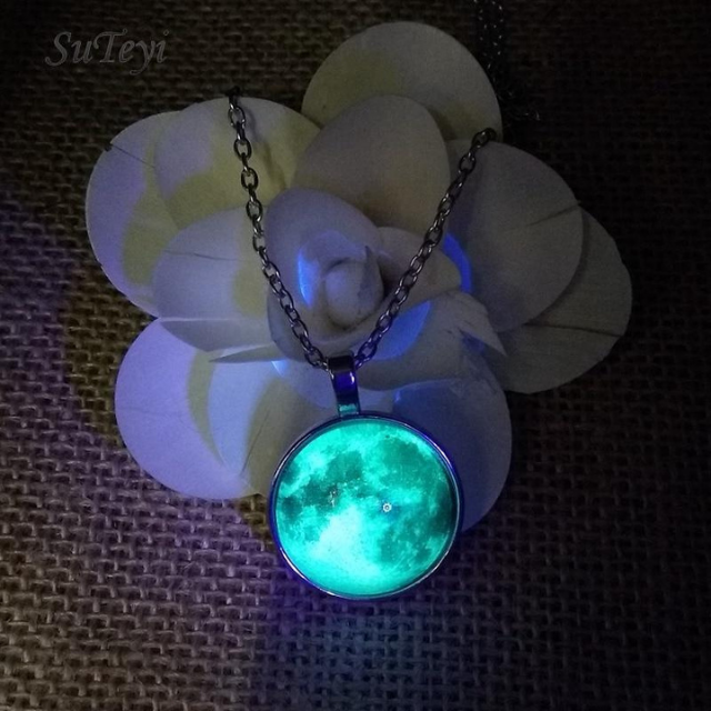 Green Moon Glow Necklace